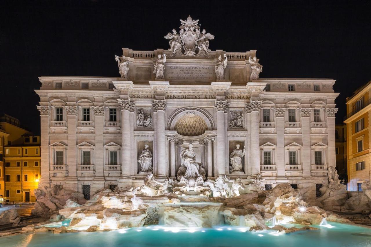 Palace fontana di trevi home Roma Esterno foto